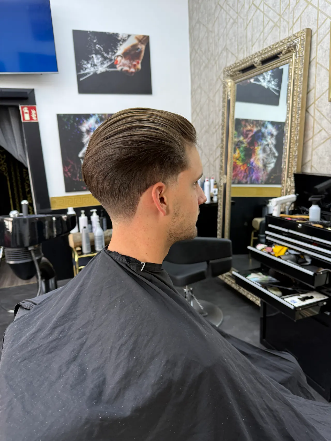 Capelli Lounge