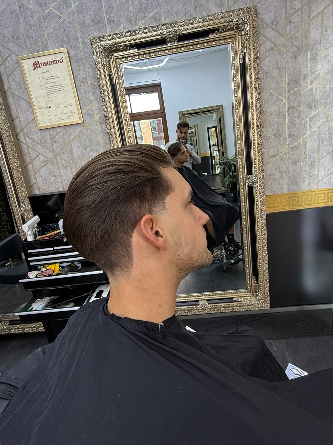 Capelli Lounge