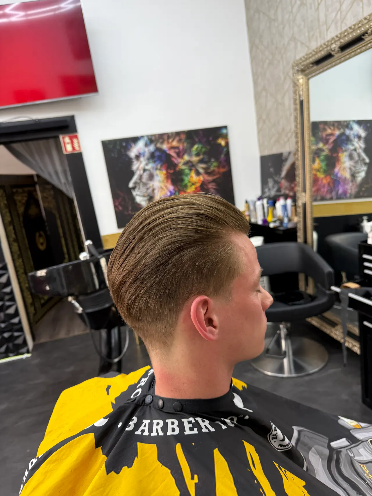 Capelli Lounge Studio