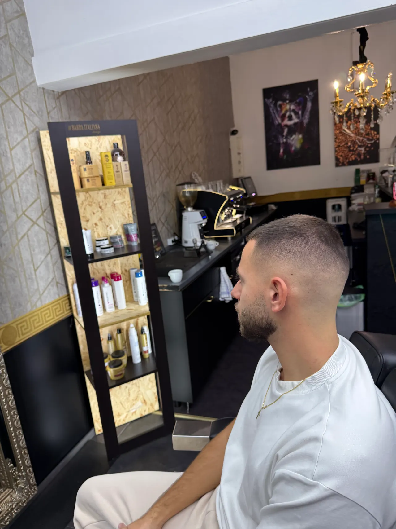 Capelli Lounge